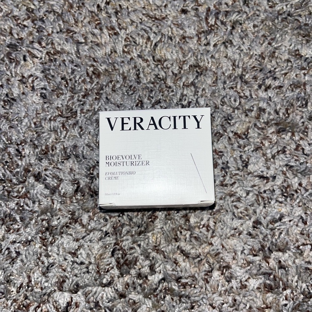 Veracity moisturizer